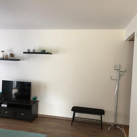 Kalevite Kodu 2-Toaline Apartment! Kuressaare Exteriör bild