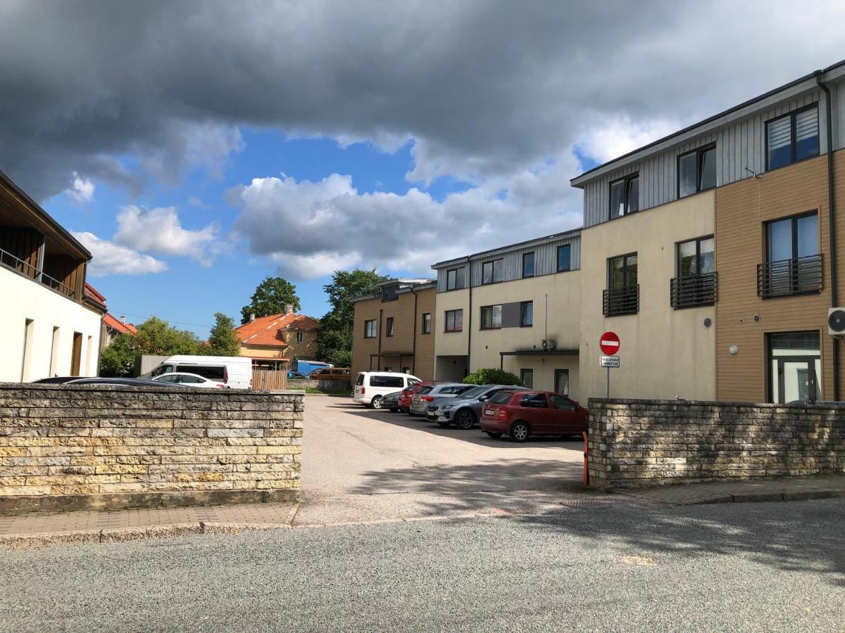 Kalevite Kodu 2-Toaline Apartment! Kuressaare Exteriör bild