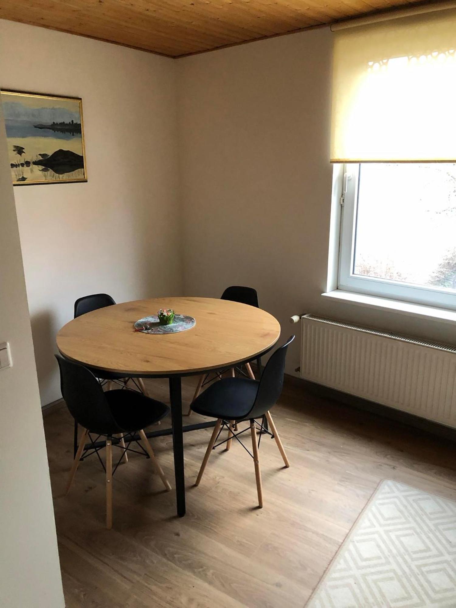 Kalevite Kodu 2-Toaline Apartment! Kuressaare Exteriör bild
